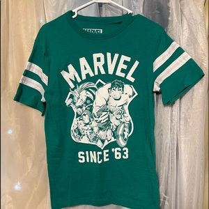 Green marvel tee Med